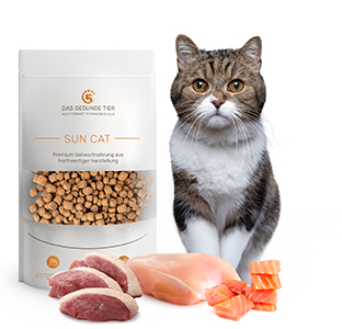 Produktabbildung von Glutenfreies Premium Katzenfutter SUN CAT. Davor liegen die Zutaten.