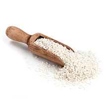 Das Bild zeigt auf weißem Hintergrund: Reiskeime